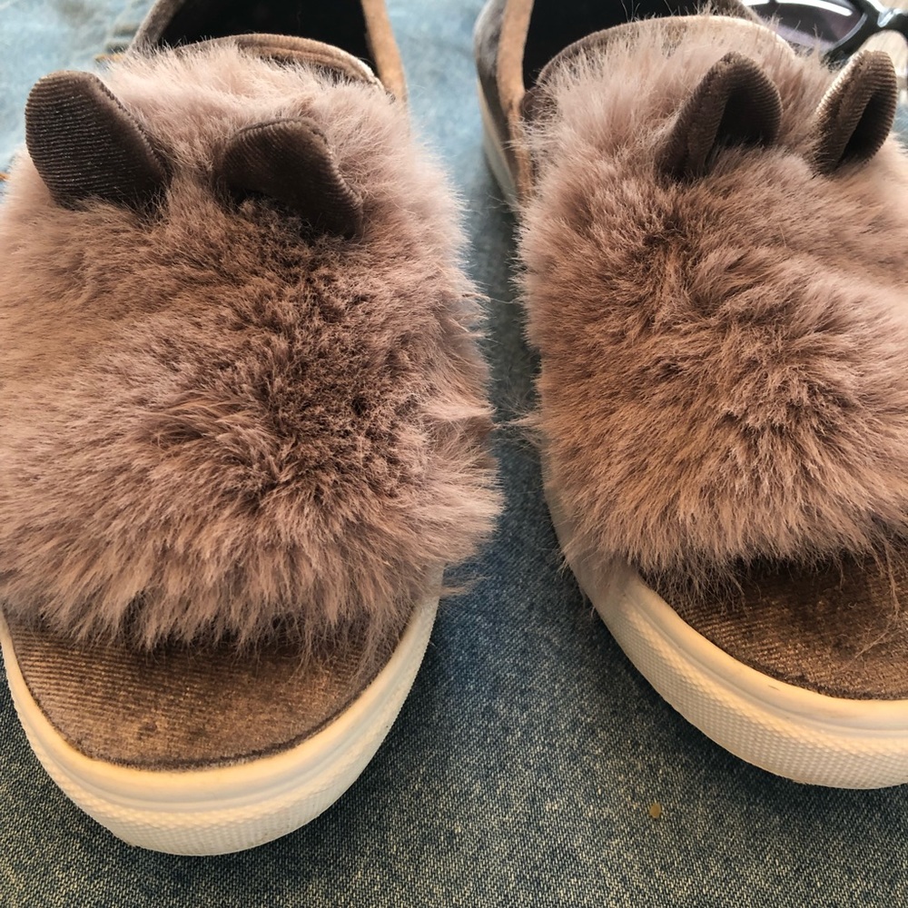 Betsey Johnson Fuzzy Ears Faux Fur Sneakers Sz 5 - Picture 4 of 8